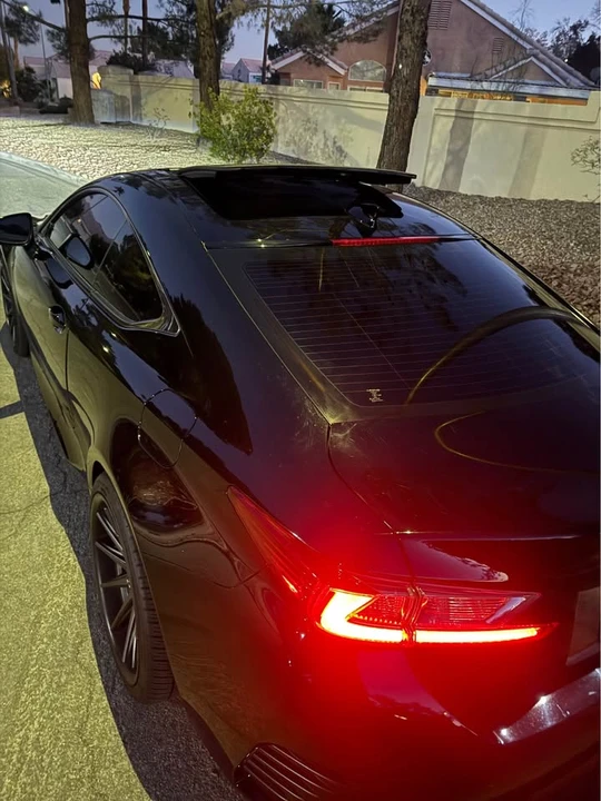 2016 Lexus RC - Image 11 of 14