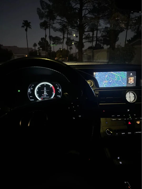 2016 Lexus RC - Image 13 of 14