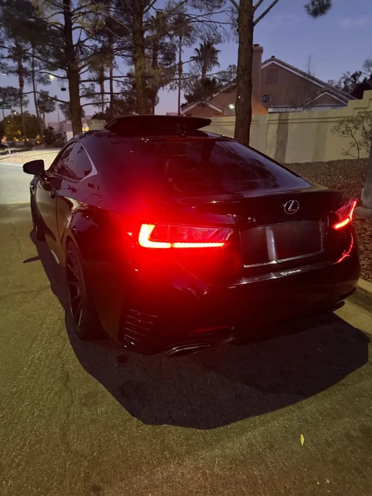 2016 Lexus RC - Image 10 of 14
