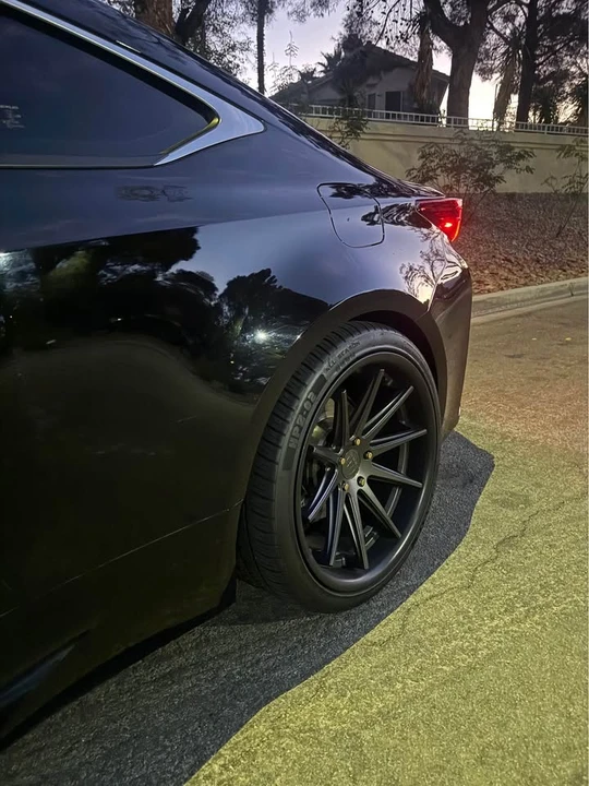 2016 Lexus RC - Image 6 of 14