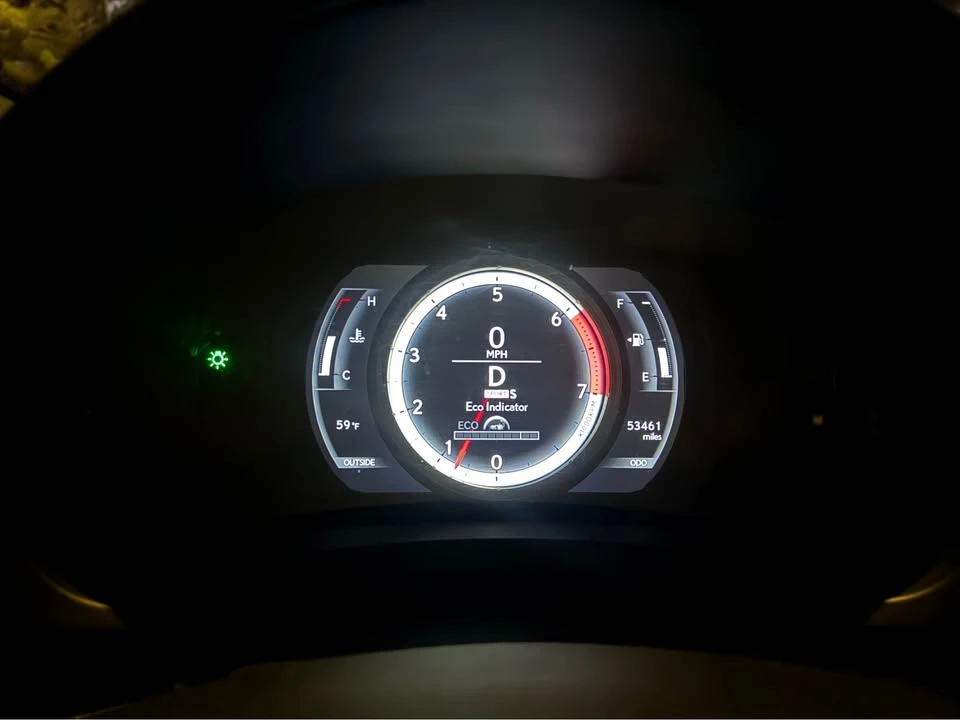 2016 Lexus RC - Image 14 of 14