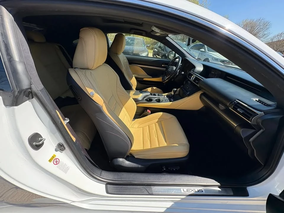 2016 Lexus RC - Image 18 of 19
