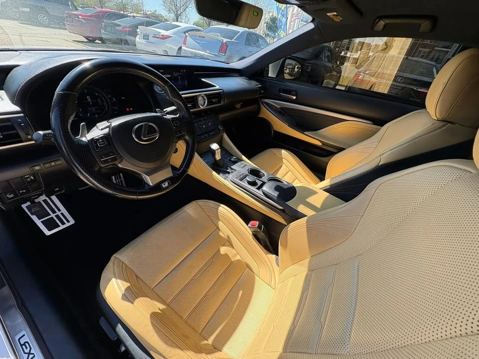 2016 Lexus RC - Image 12 of 19