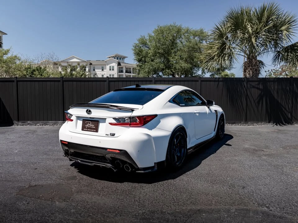 2016 Lexus RC F - Image 15 of 17