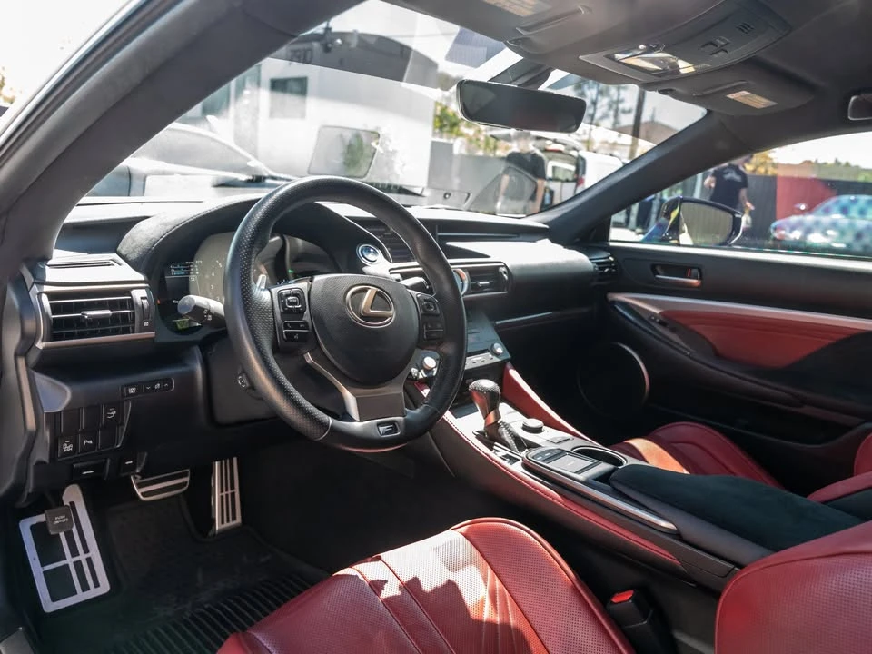 2016 Lexus RC F - Image 8 of 17