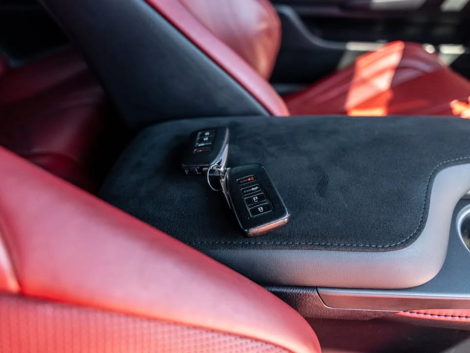 2016 Lexus RC F - Image 7 of 17