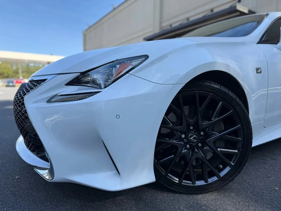 2016 Lexus RC - Image 9 of 19