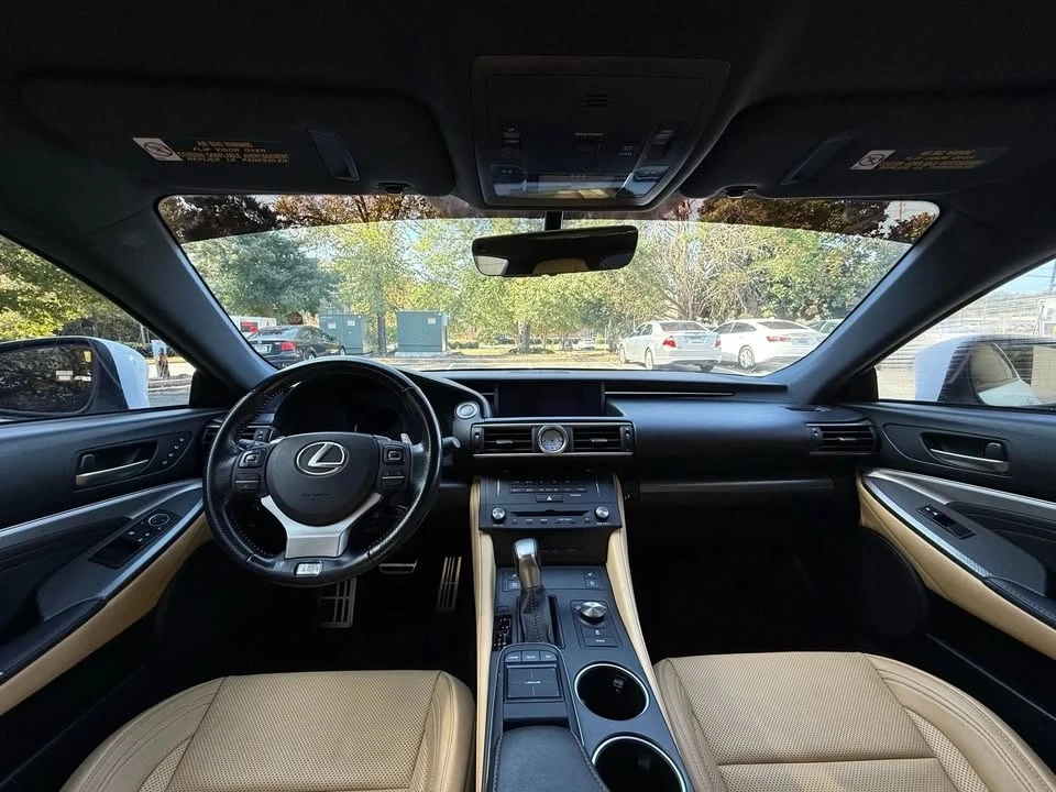 2016 Lexus RC - Image 13 of 19