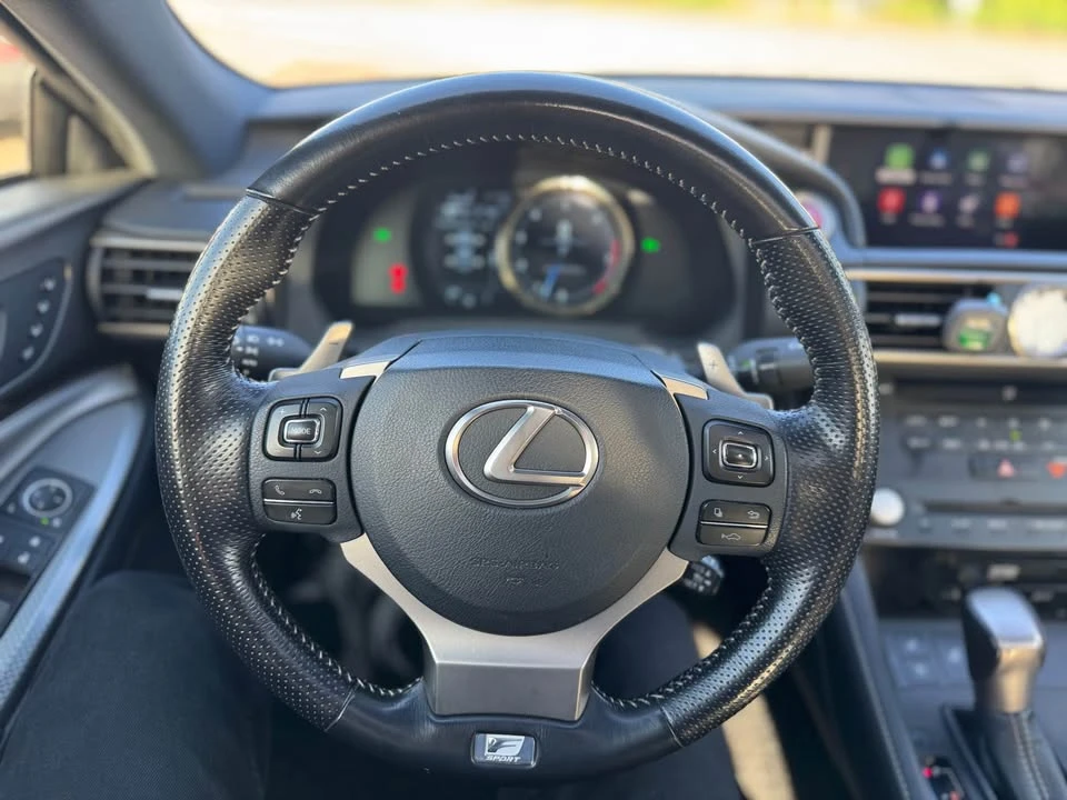 2016 Lexus RC - Image 15 of 20