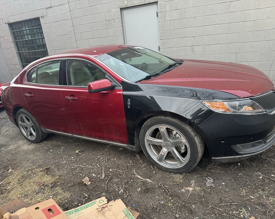2016 Lincoln MKS - Image 2 of 20