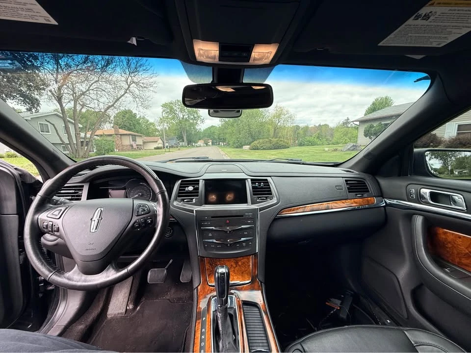 2016 Lincoln MKS - Image 9 of 10