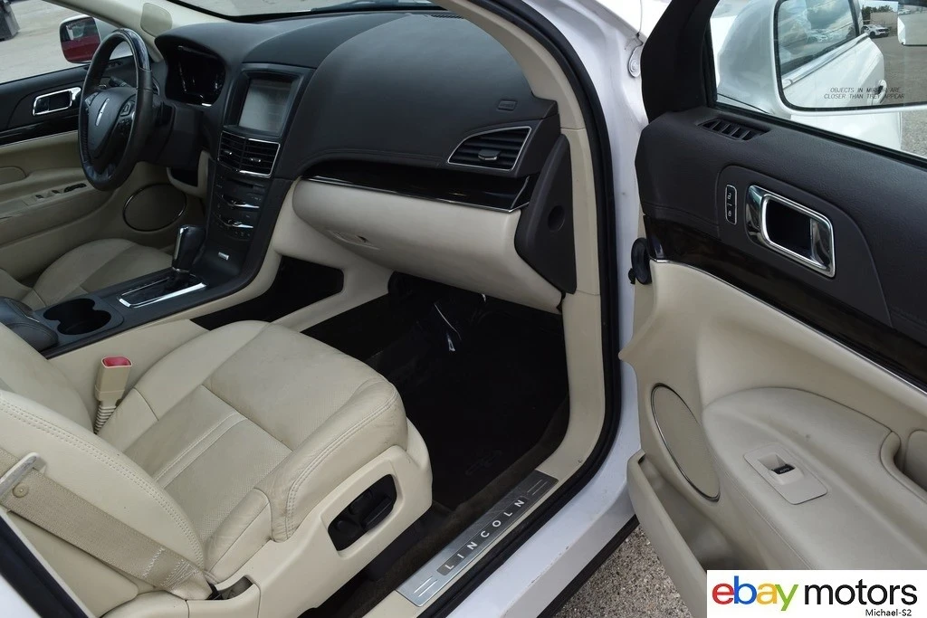 2016 Lincoln MKT - Image 17 of 21
