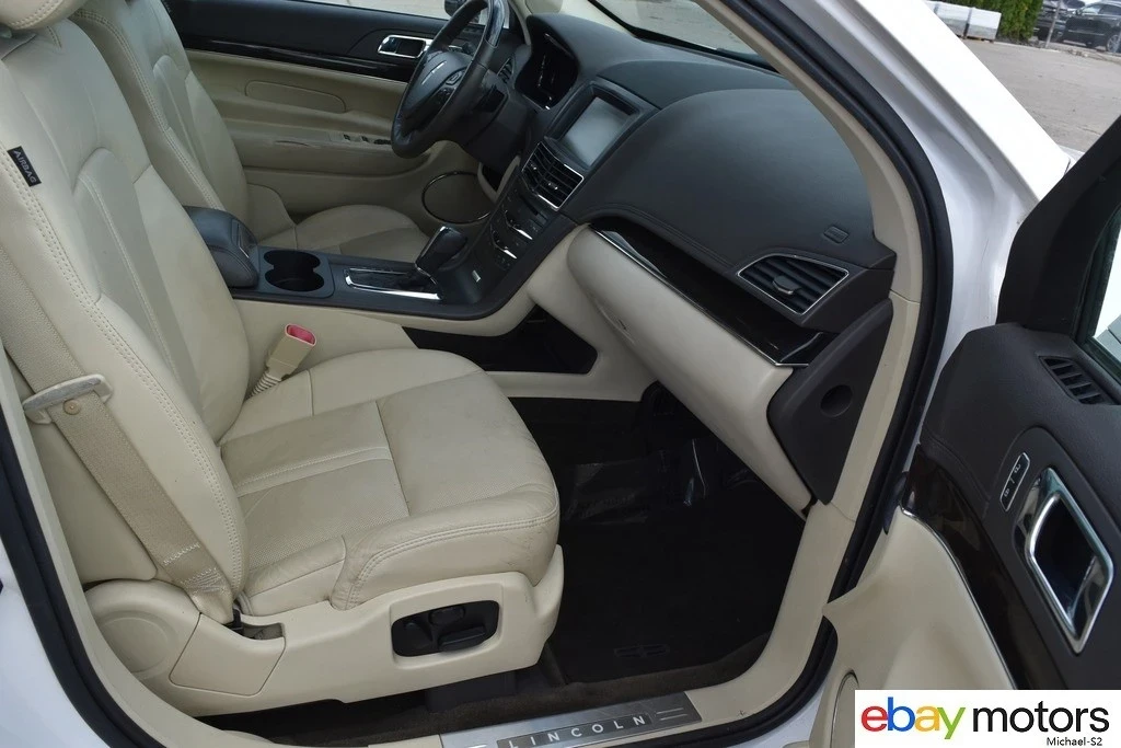 2016 Lincoln MKT - Image 18 of 21