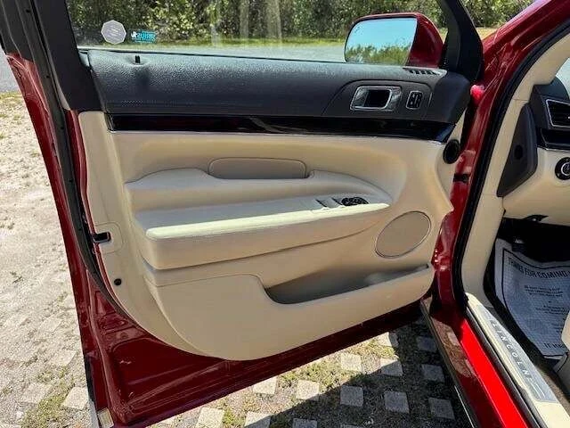 2016 Lincoln MKT - Image 8 of 21