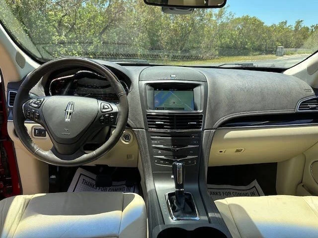 2016 Lincoln MKT - Image 16 of 21