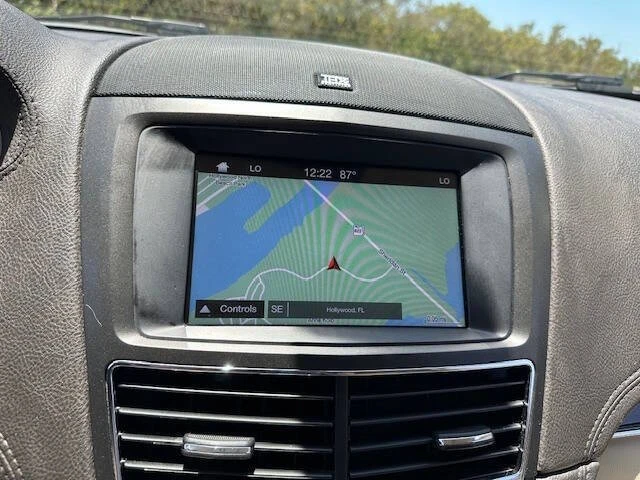2016 Lincoln MKT - Image 11 of 21