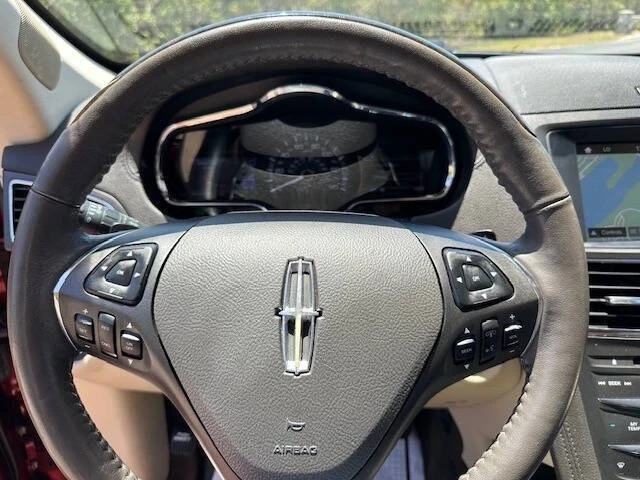 2016 Lincoln MKT - Image 15 of 21