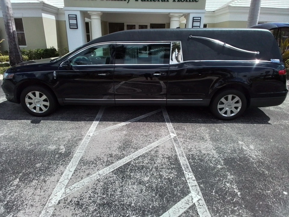 2016 Lincoln MKT - Image 26 of 28