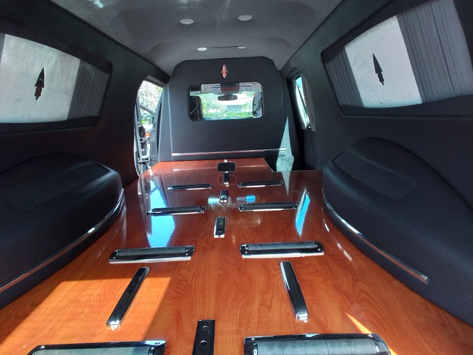 2016 Lincoln MKT - Image 14 of 28