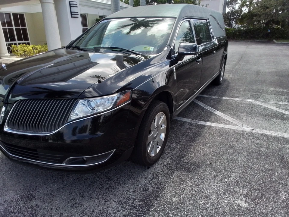 2016 Lincoln MKT - Image 8 of 28