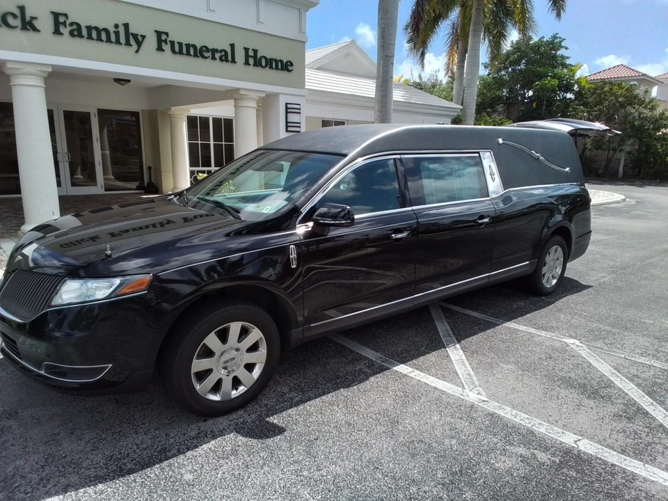 2016 Lincoln MKT - Image 25 of 28