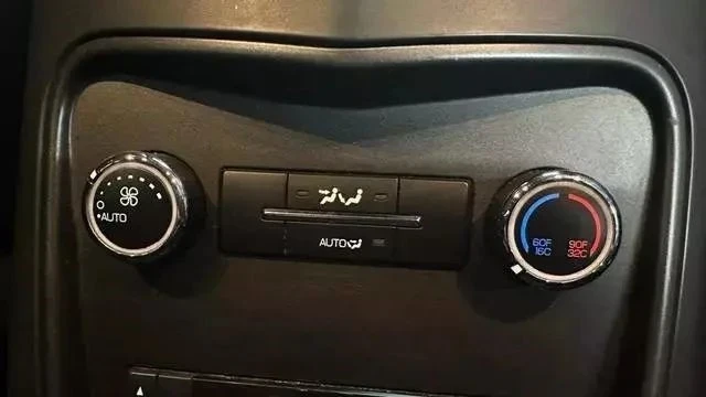2016 Lincoln MKT - Image 12 of 12