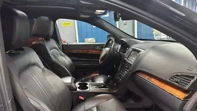 2016 Lincoln MKT - Image 8 of 12