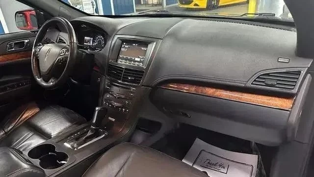 2016 Lincoln MKT - Image 9 of 12