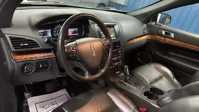 2016 Lincoln MKT - Image 7 of 12