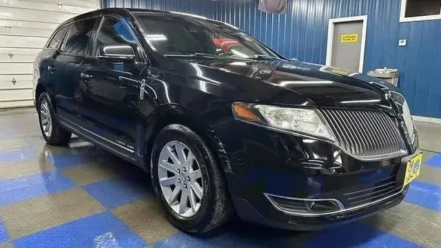2016 Lincoln MKT - Image 2 of 12