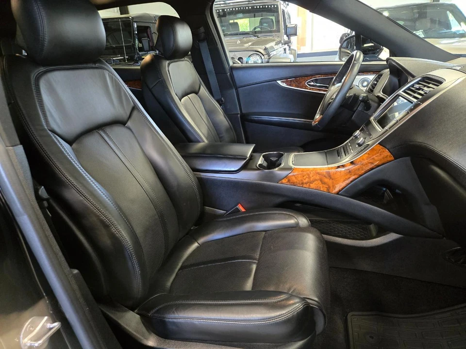 2016 Lincoln MKX - Image 12 of 16