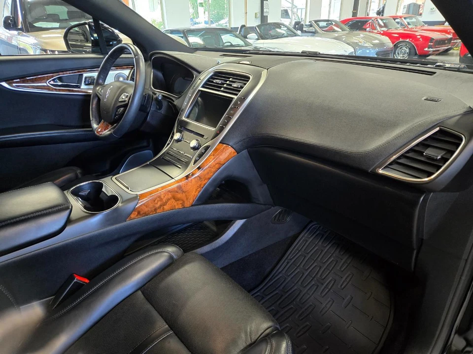2016 Lincoln MKX - Image 11 of 16