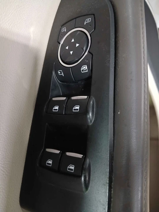 2016 Lincoln MKX - Image 6 of 15