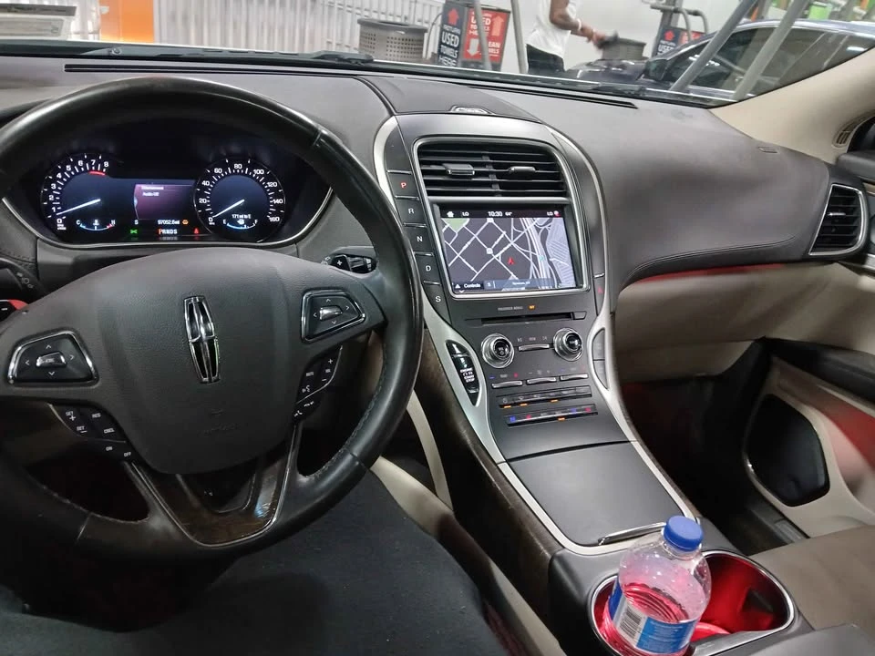 2016 Lincoln MKX - Image 2 of 15
