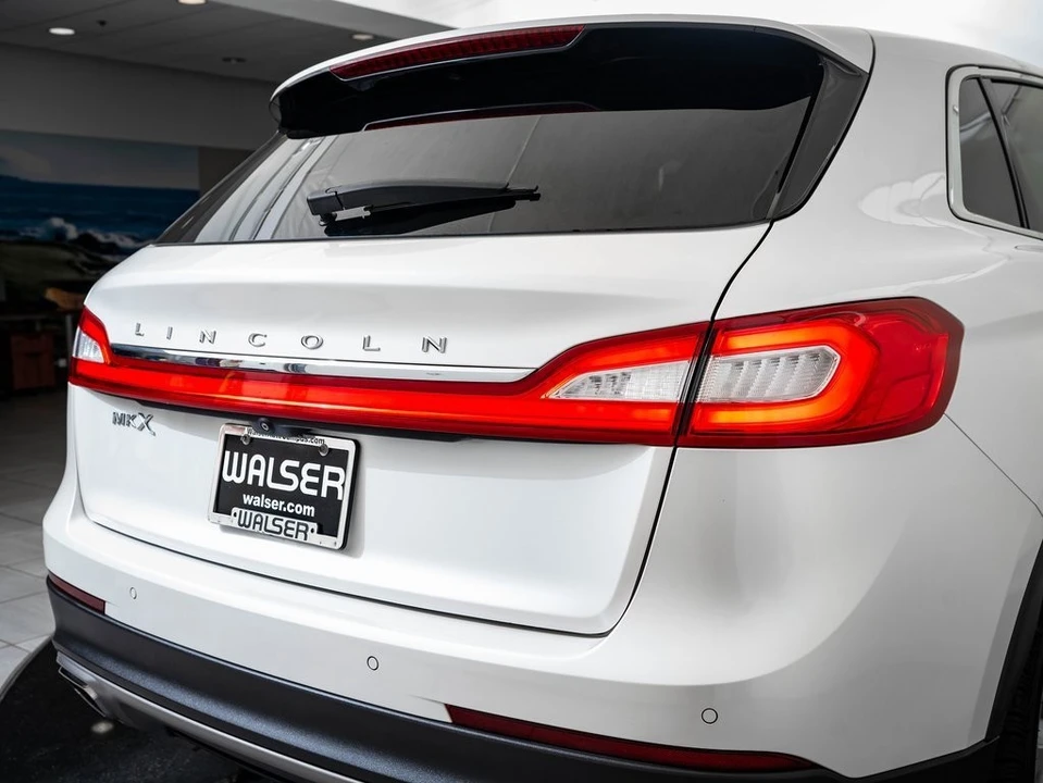 2016 Lincoln MKX - Image 9 of 21