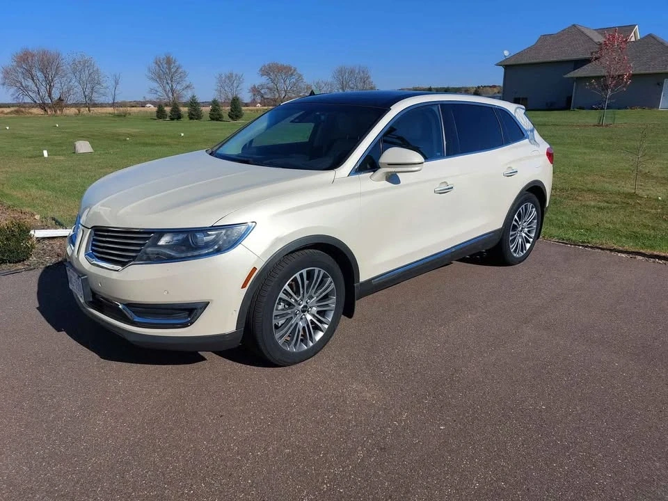 2016 Lincoln MKX - Image 2 of 10