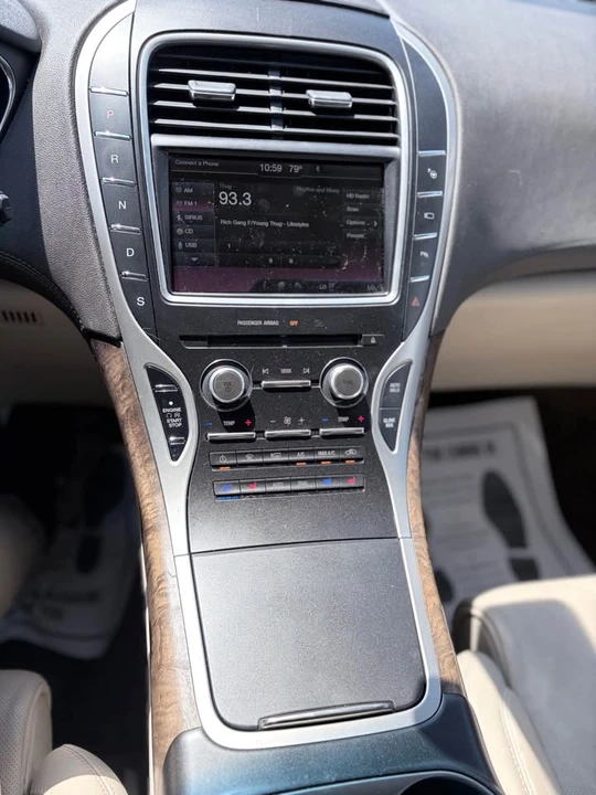 2016 Lincoln MKX - Image 2 of 7