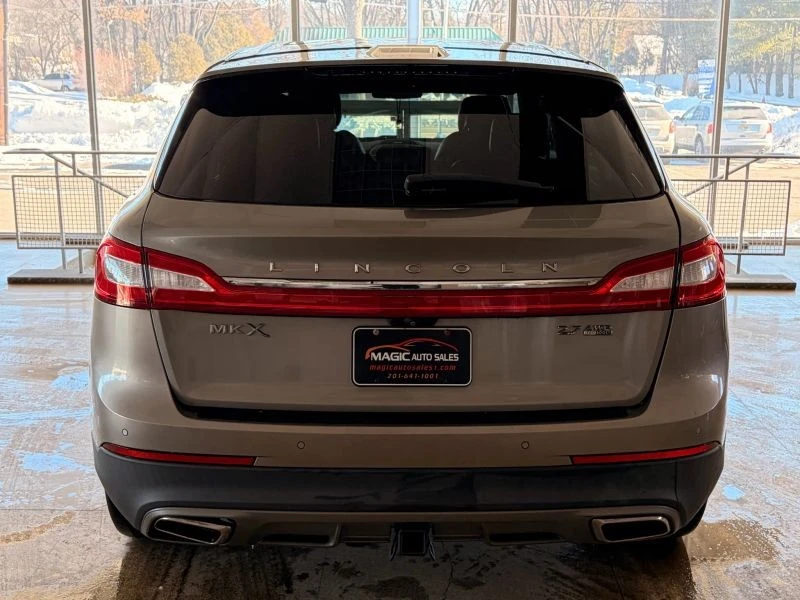 2016 Lincoln MKX - Image 8 of 12