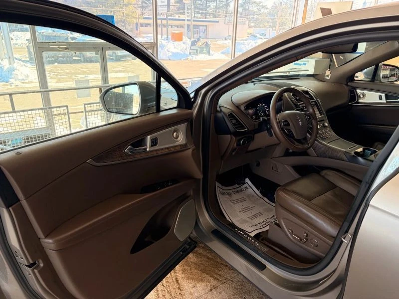 2016 Lincoln MKX - Image 10 of 12