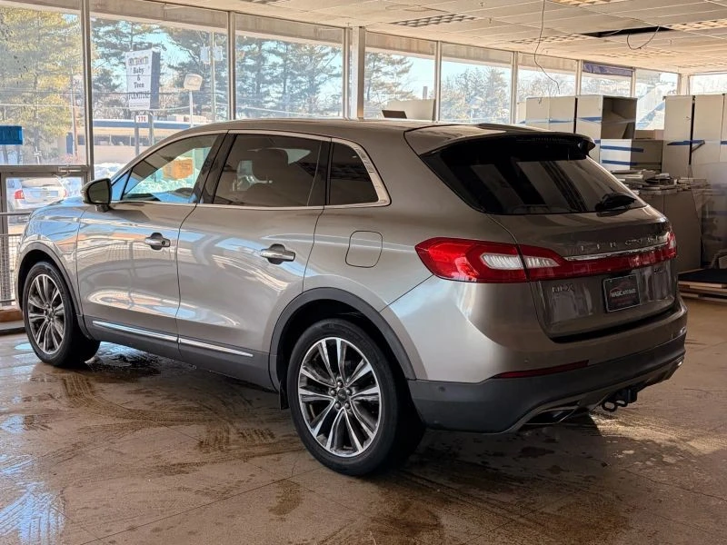 2016 Lincoln MKX - Image 9 of 12