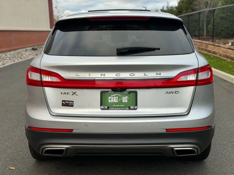 2016 Lincoln MKX - Image 8 of 12