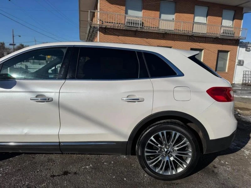 2016 Lincoln MKX - Image 9 of 12