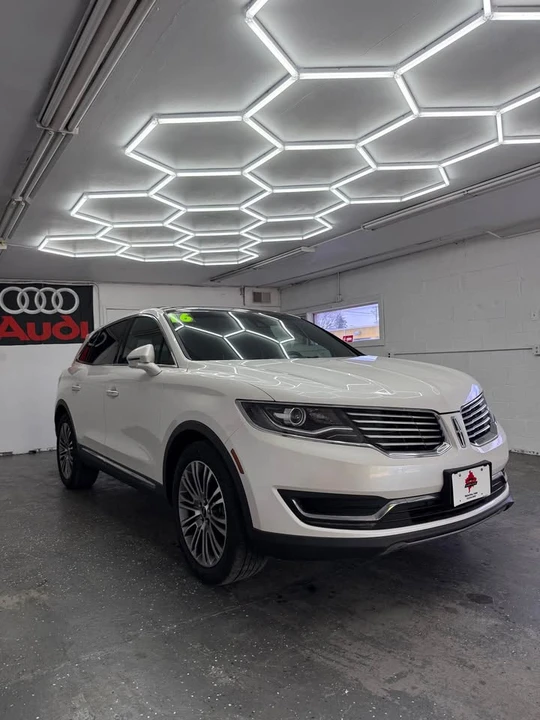 2016 Lincoln MKX - Image 2 of 20