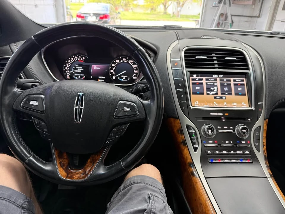 2016 Lincoln MKX - Image 17 of 20
