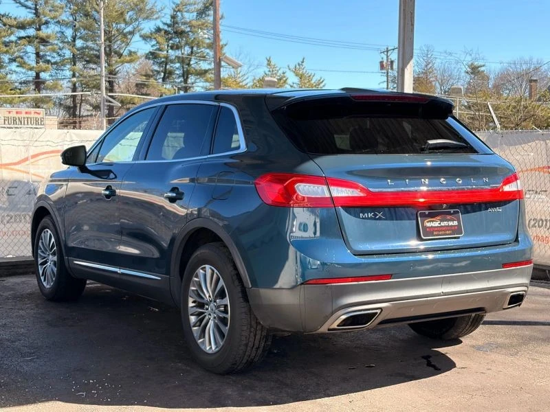 2016 Lincoln MKX - Image 9 of 12