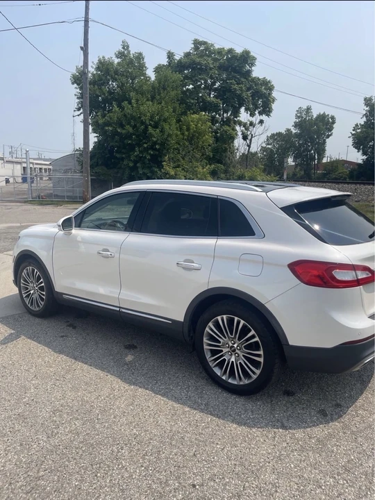 2016 Lincoln MKX - Image 8 of 12