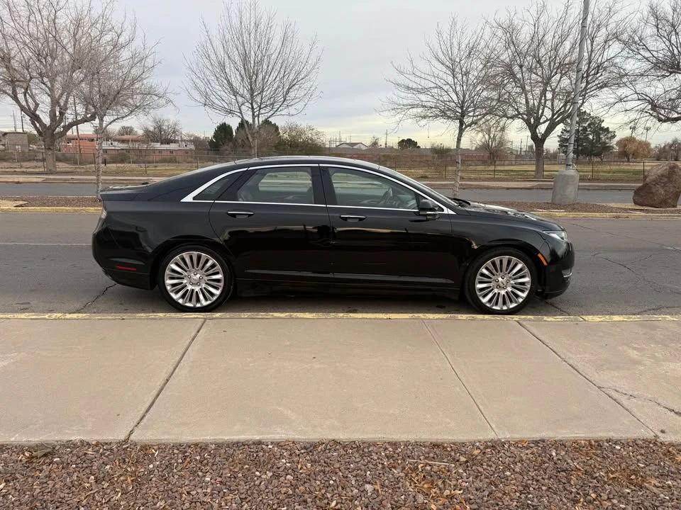 2016 Lincoln MKZ - Image 2 of 10