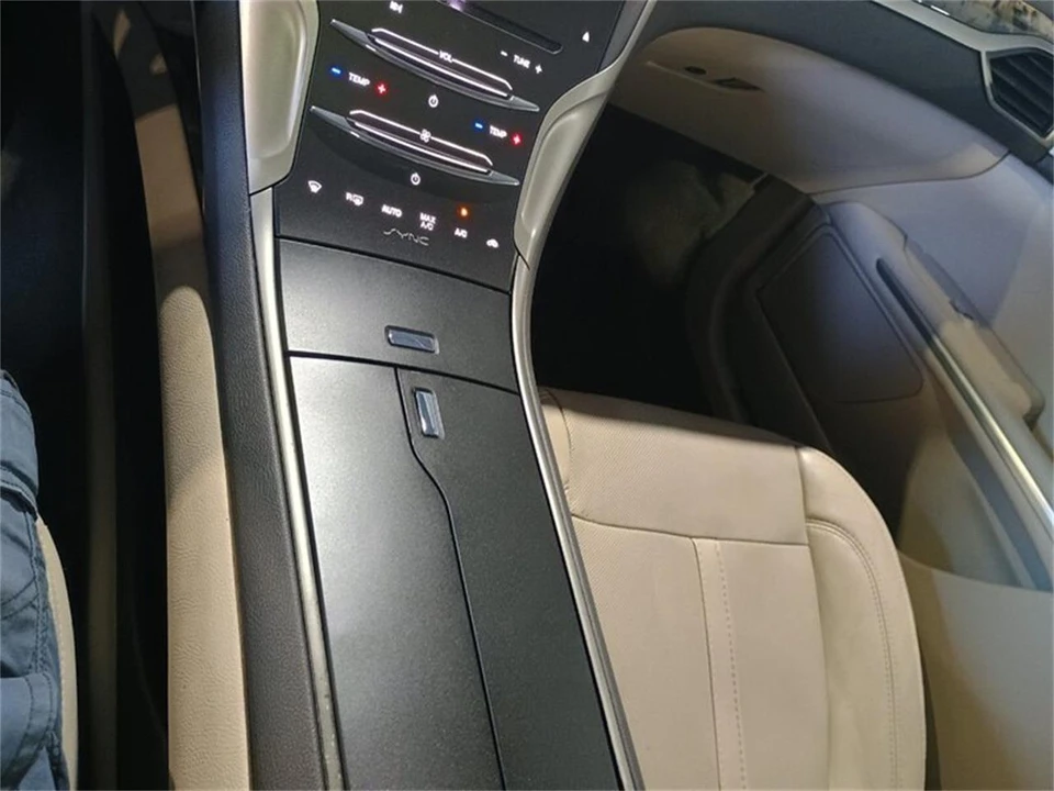 2016 Lincoln MKZ - Image 27 of 31