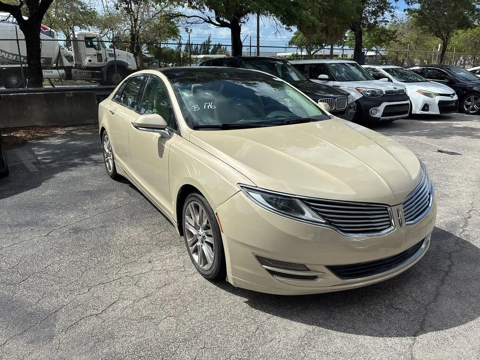 2016 Lincoln MKZ - Image 4 of 12