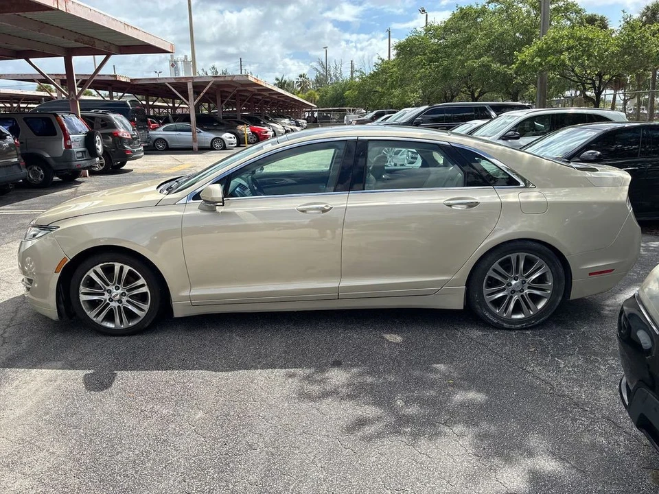 2016 Lincoln MKZ - Image 2 of 12